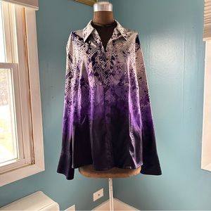 Retro looking silk-esque shirt.